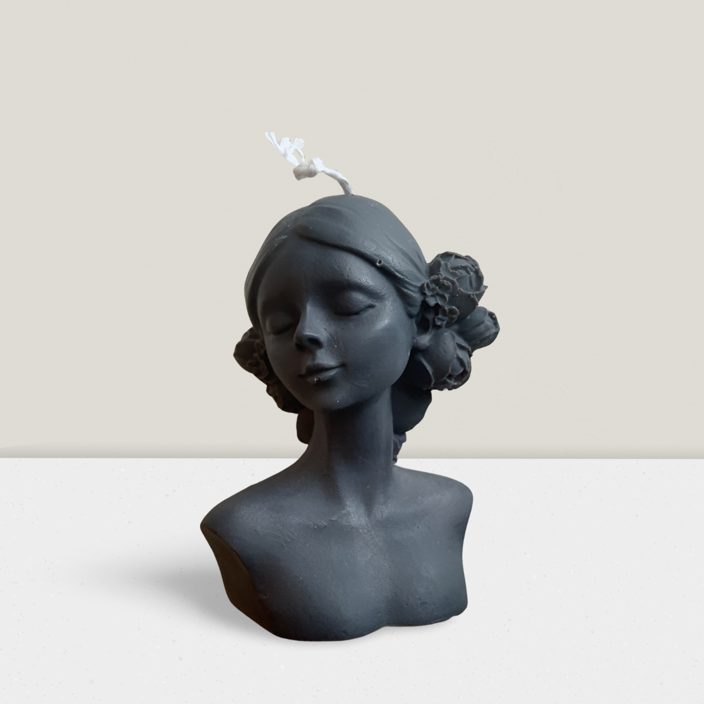 ARA - The Small Lady Candle